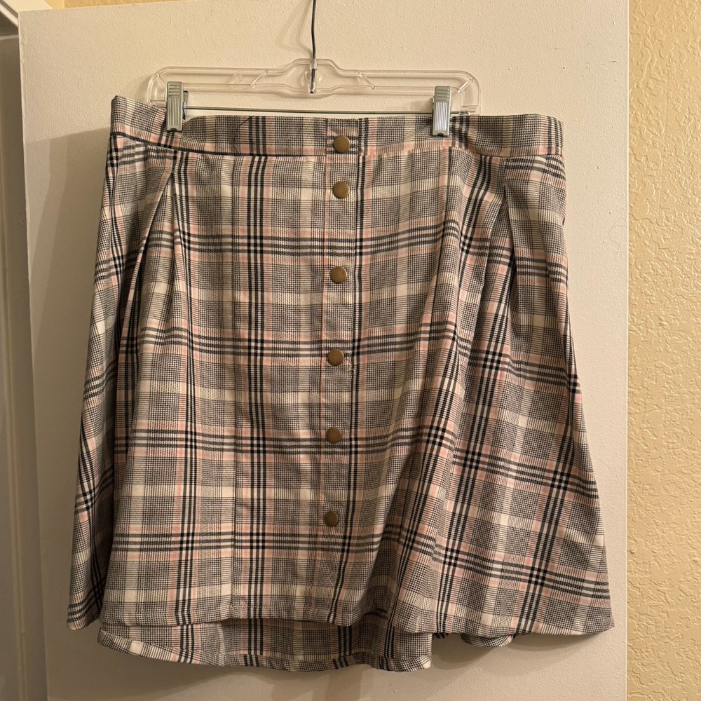 Size 2 torrid plaid skirt with gold buttons